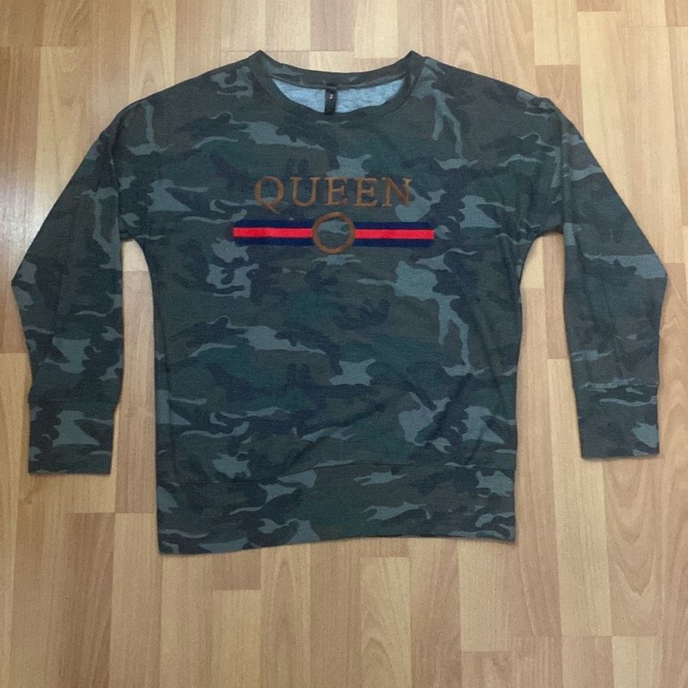 Vintage Queen Camouflaged Camo Green Long Sleeve T Shirt Adult L Made in USA